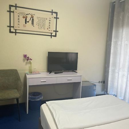 Hotel Am Flughafen Kolonia Zewnętrze zdjęcie