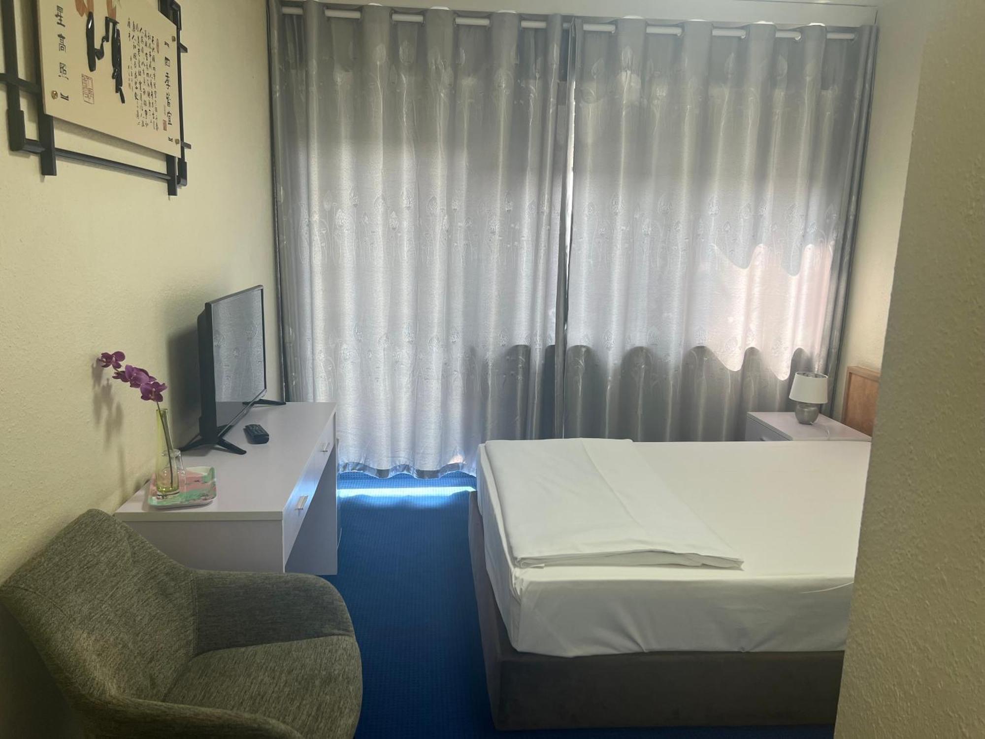 Hotel Am Flughafen Kolonia Zewnętrze zdjęcie