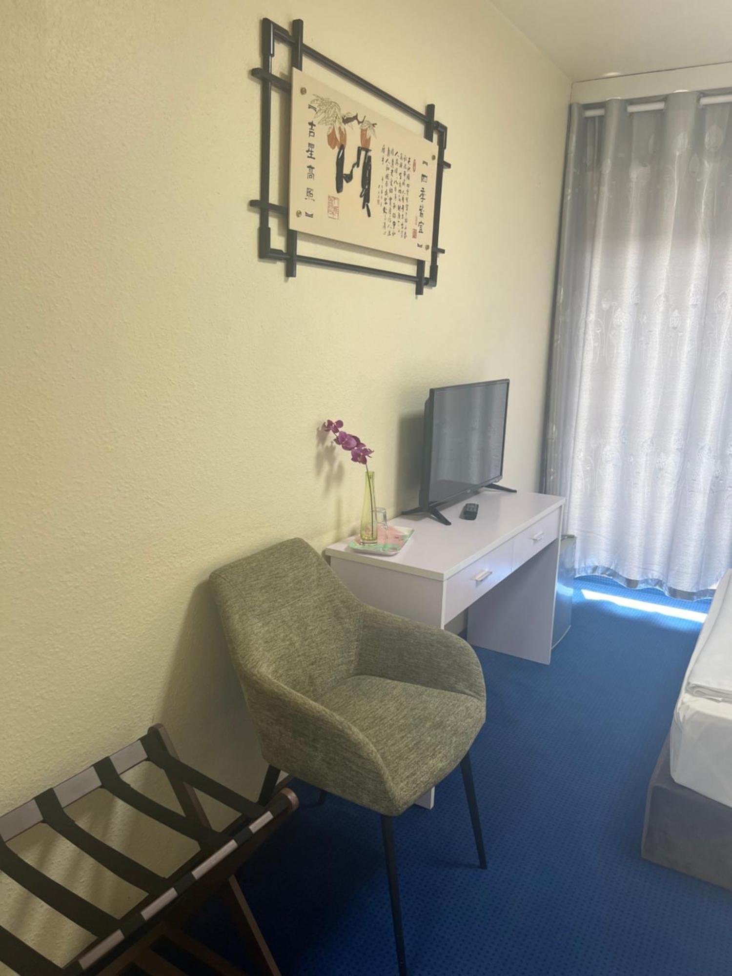 Hotel Am Flughafen Kolonia Zewnętrze zdjęcie