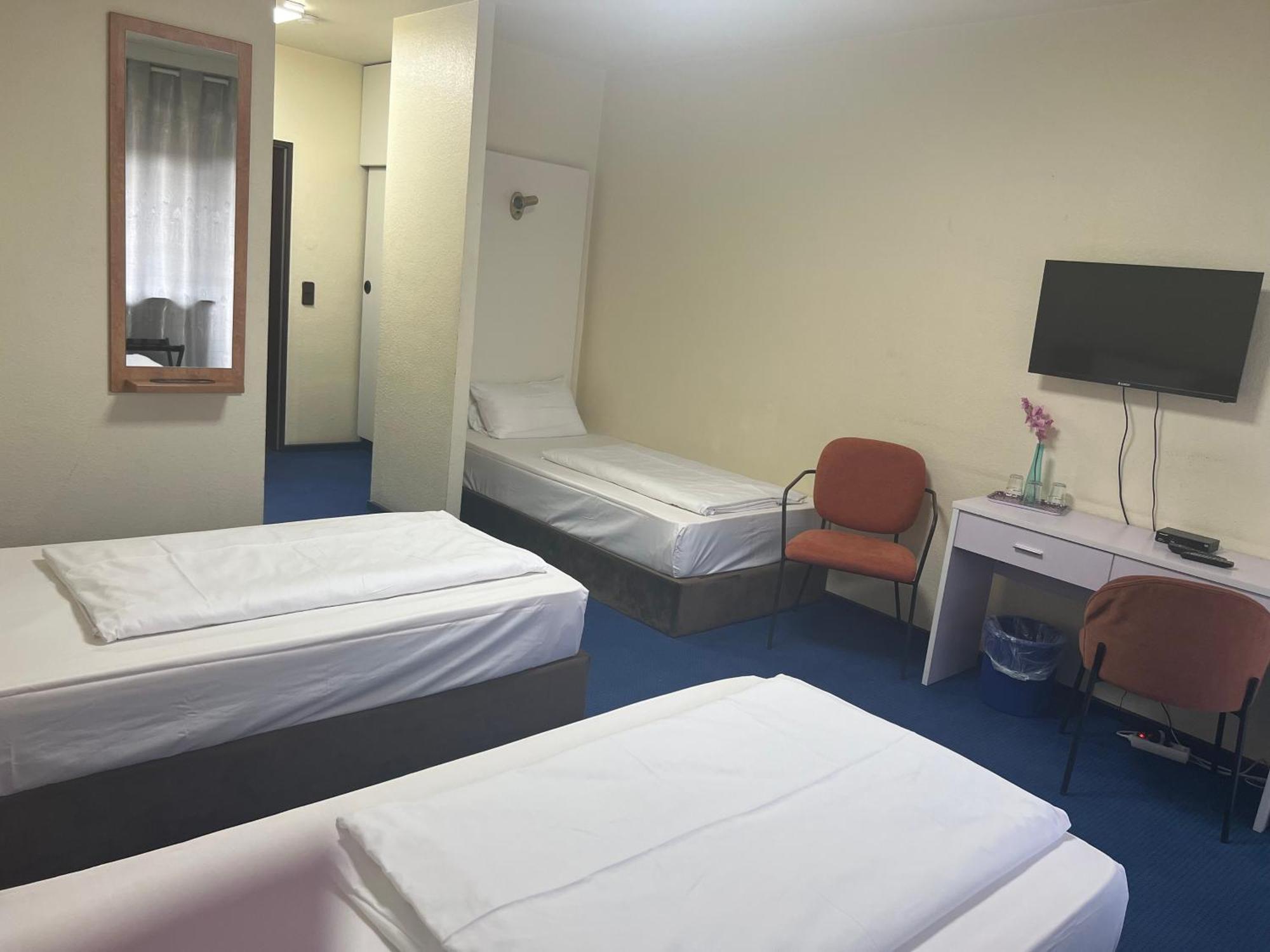 Hotel Am Flughafen Kolonia Zewnętrze zdjęcie