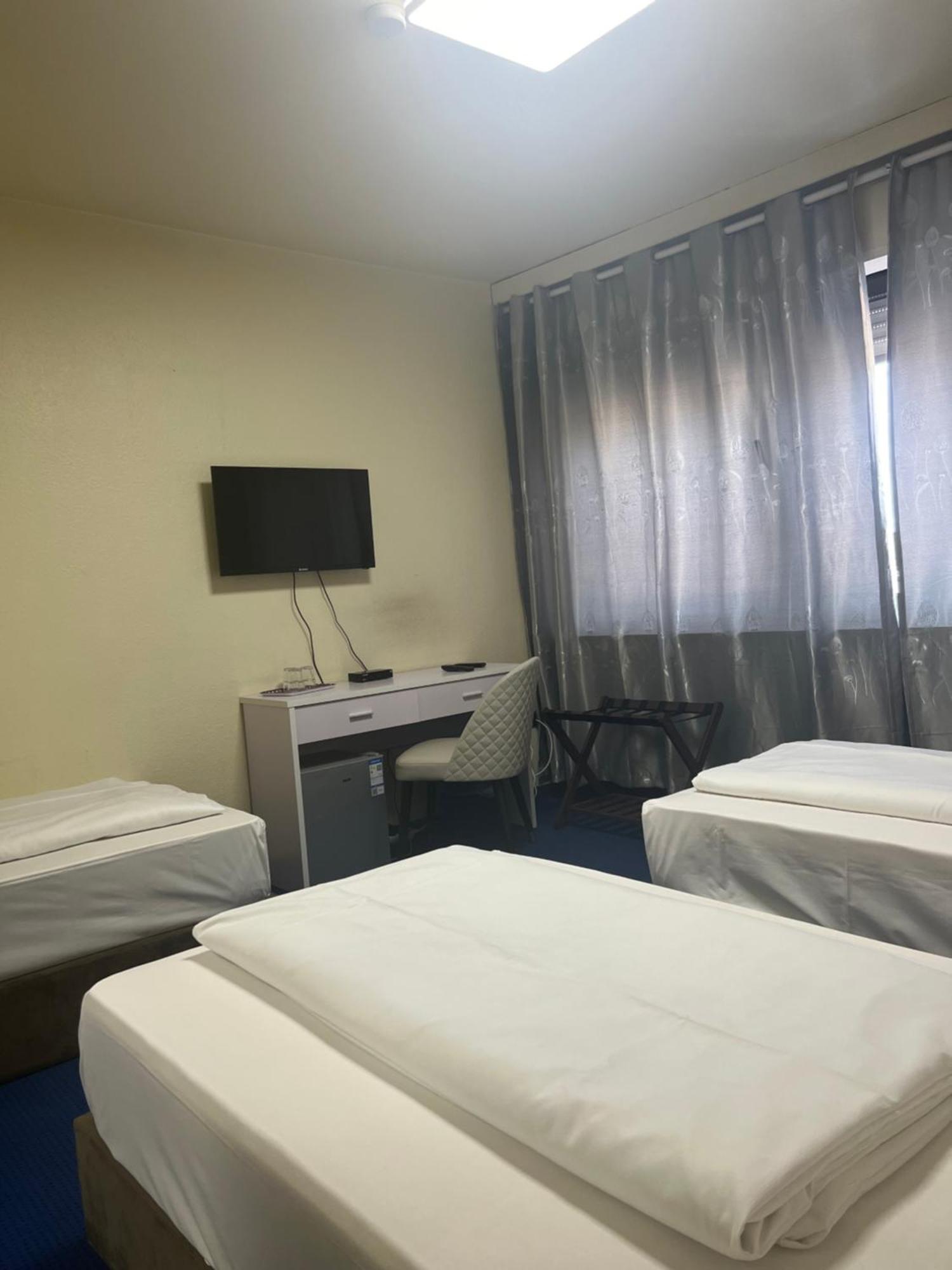 Hotel Am Flughafen Kolonia Zewnętrze zdjęcie
