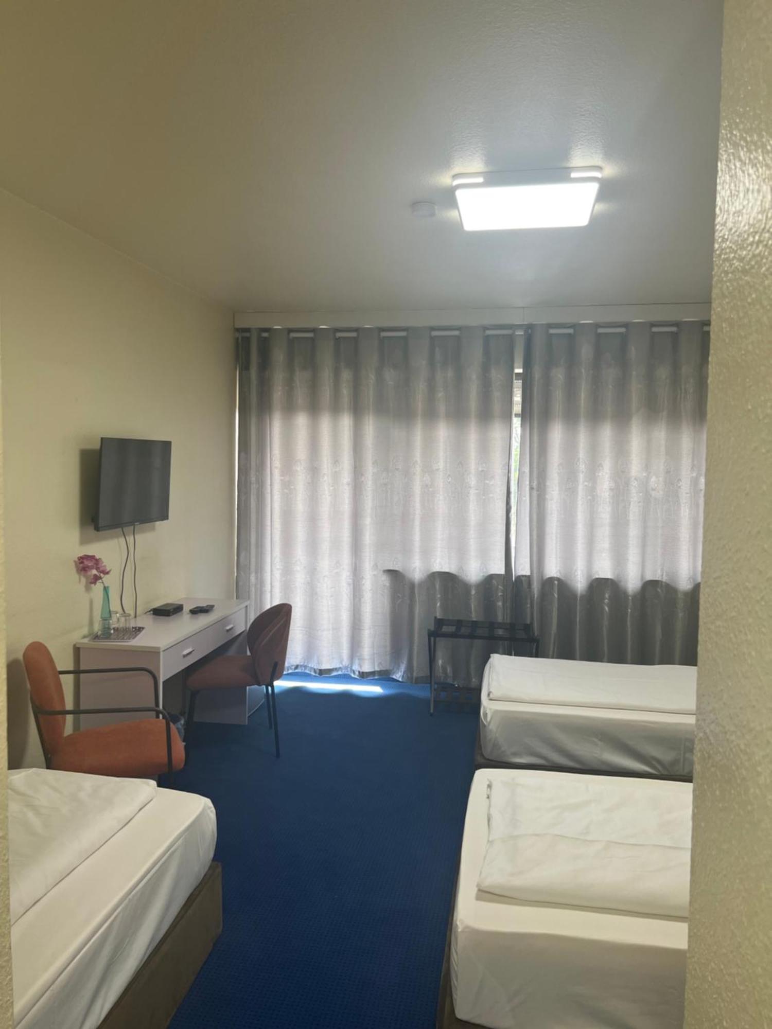 Hotel Am Flughafen Kolonia Zewnętrze zdjęcie