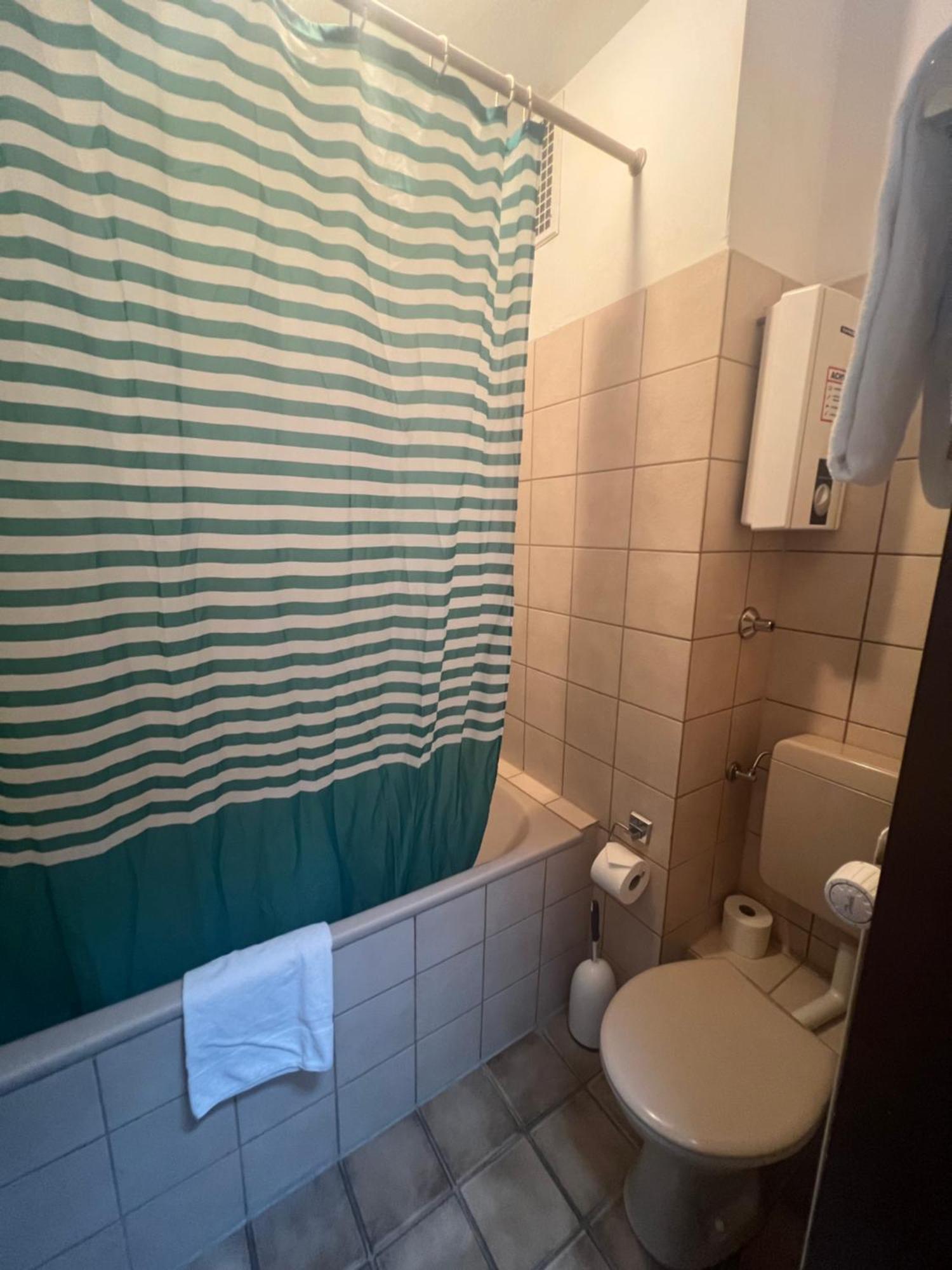 Hotel Am Flughafen Kolonia Zewnętrze zdjęcie