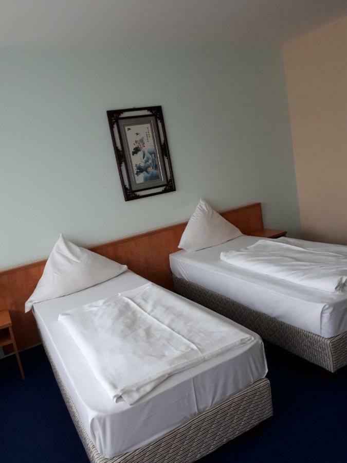 Hotel Am Flughafen Kolonia Zewnętrze zdjęcie